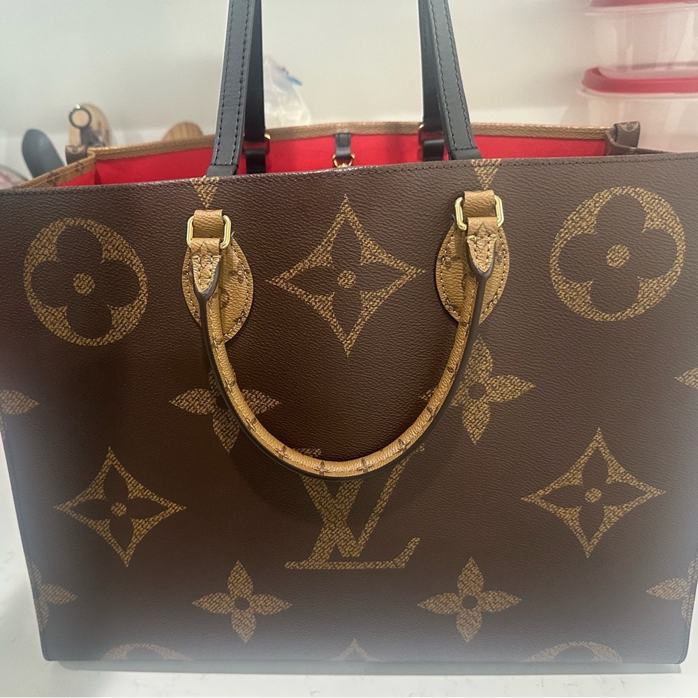 Louis Vuitton OnTheGo GM Bag